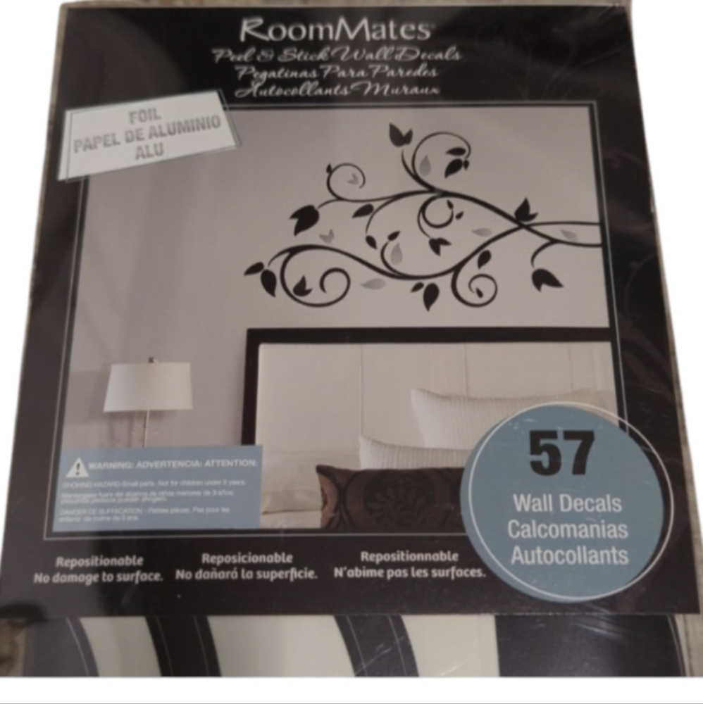 New in Box RoomMates Tree Branches Peel & Stick Wall Decals